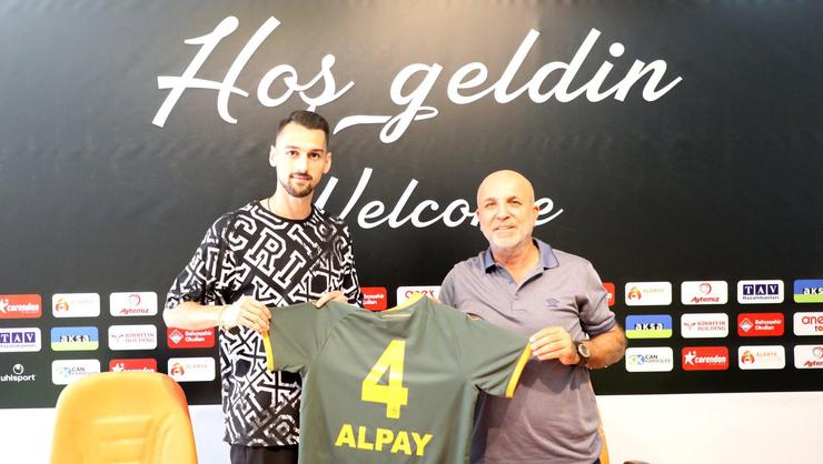 Alanyaspor Alpay Çelebi'yi resmen açıkladı
