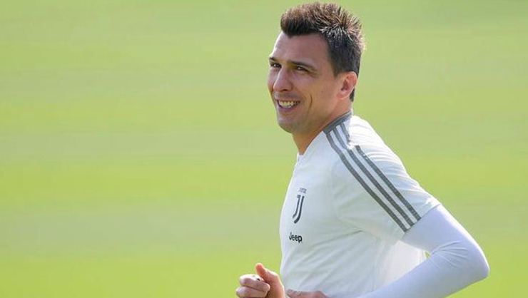 Beşiktaş'tan Mandzukic ve Mame Diouf atağı