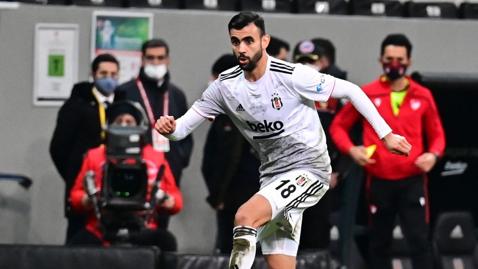 Ghezzal için Leicester'dan cevap geldi!
