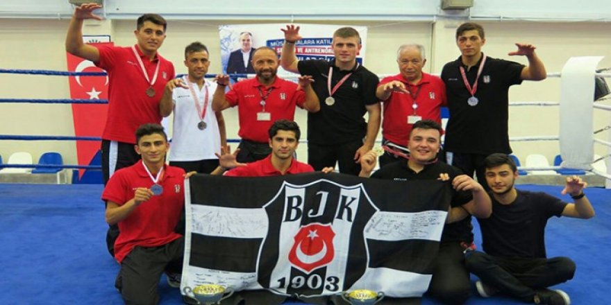 Beşiktaş Boks Takımı'ndan 4 derece