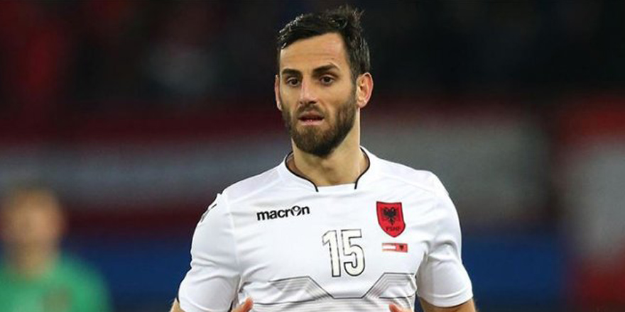 Beşiktaş ve G.Saray aynı stoperin peşinde!