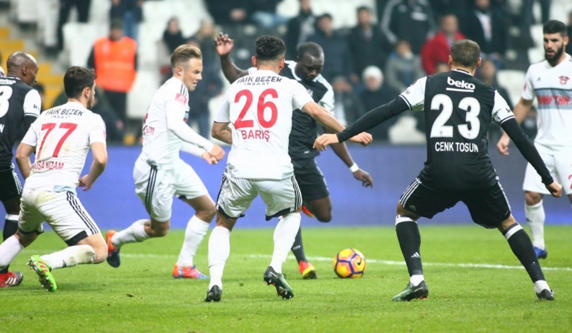 "Robben golü atıyor"