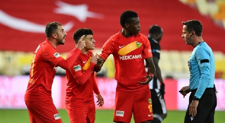 Ahmet Çakar'dan hakem yorumu! "Sonuca etki etmedi ama..."