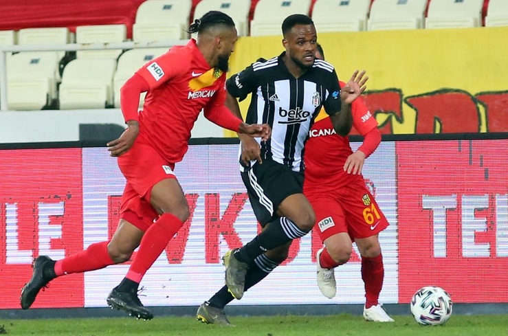 "Beşiktaş için bu oyun sezon ortalamasının altında. Ama kabul edelim, bir haftada 3 maç oynuyorsanız skor odaklı olmalısınız"