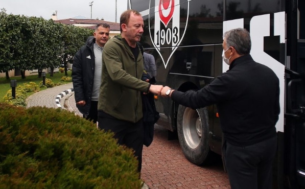 Çebi'den Sergen Yalçın'a: "Takımı düzlüğe çıkaracağına inanıyorsan görevine devam et, buyur dene"