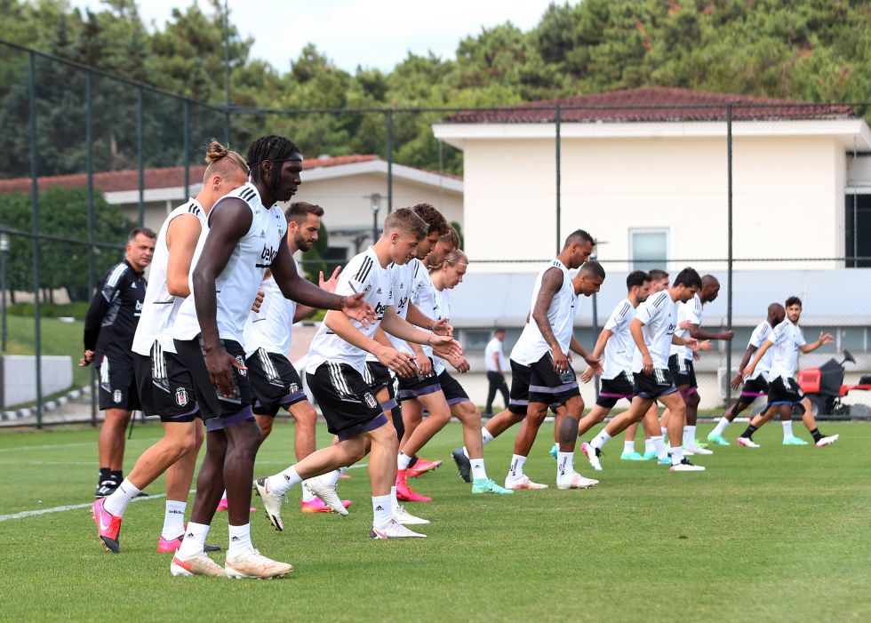 Beşiktaş'ta Larin ve Welinton sevinci