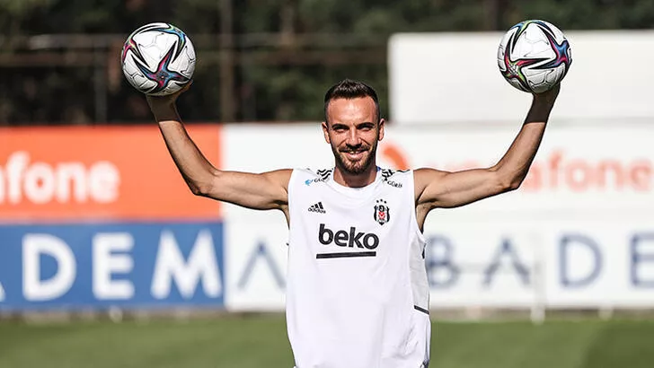 Beşiktaş'ta Larin'in görevi Kenan Karaman'da!