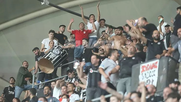 Beşiktaş taraftarından Abdullah Avcı tepkisi