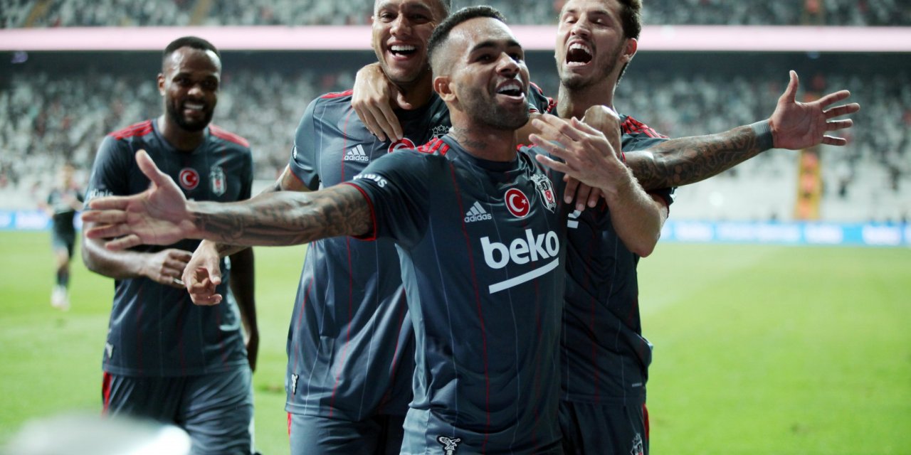 Beşiktaş, 10 kişiyle Karagümrük'ten 3 puanı aldı