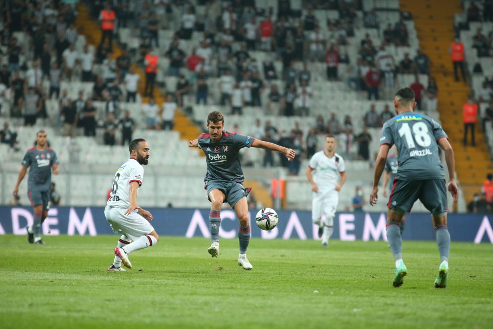 Başakşehir Salih Uçan için Beşiktaş'a kiralama teklifinde bulundu!