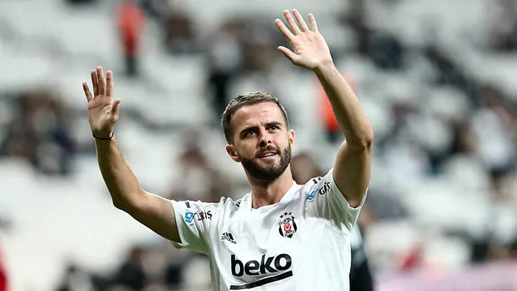 Beşiktaş'ta Pjanic hayran bıraktı! "Barcelona ve Real Madrid seviyesinde bir oyuncu"