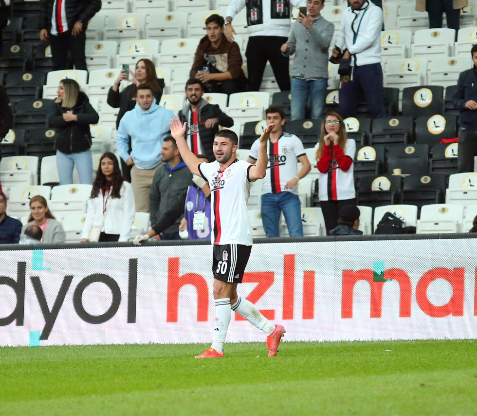 "Messi‘yi, Ronaldo‘yu, Mbappe‘yi getirecek halimiz yok ya... Gelseler de böyle bir gol atabilirler mi, o da tartışılır"