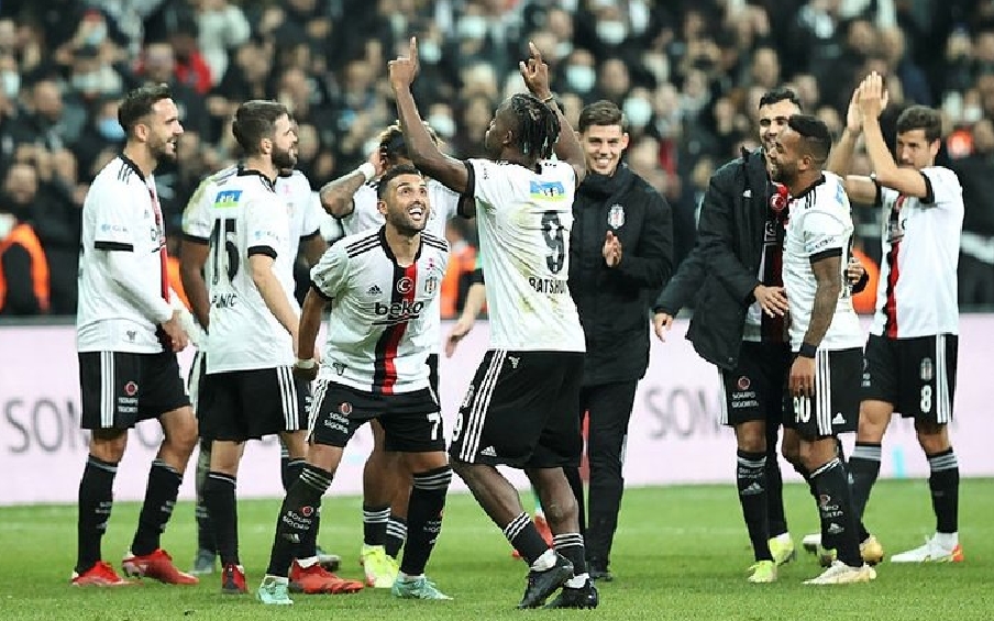Üründül'den derbi yorumu! "Yüreklerini sahaya yansıttılar"