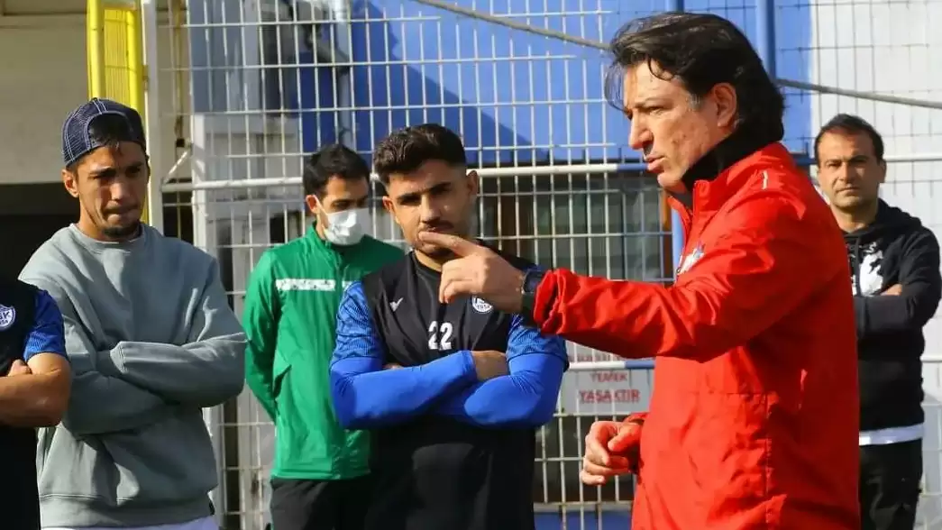 Beşiktaş'ın 3 sene üst üste yaşadığı şampiyonlukların önemli isimlerinden Şenol Fidan, TFF 1. Lig ekibinin başına geçti