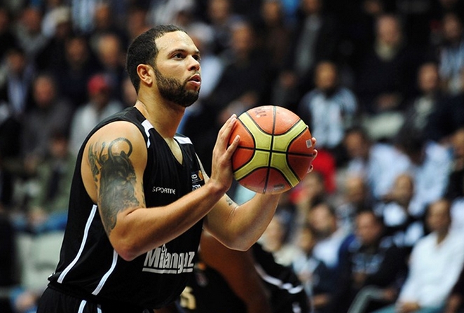 Deron Williams boks ringinde