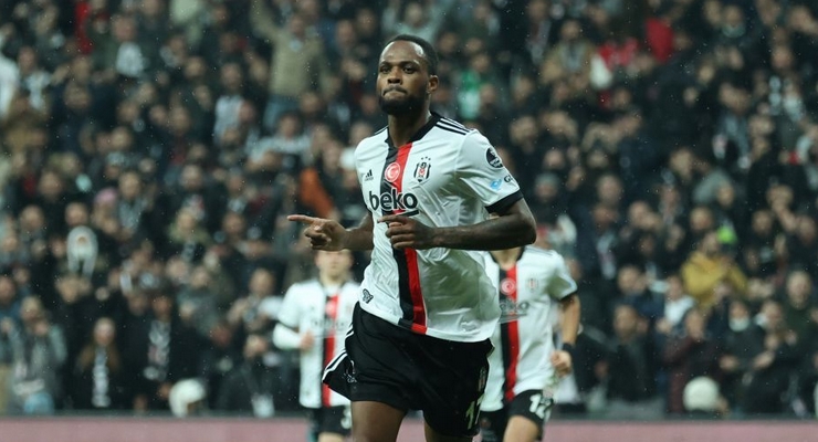 Cyle Larin'den transfer açıklaması