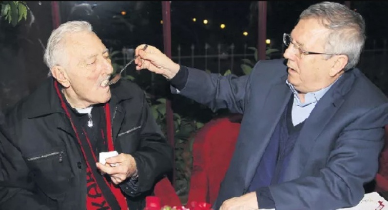 "Eyyy küfürbazlar, şu fotoğrafa iyi bakın, utanın, utanın!"