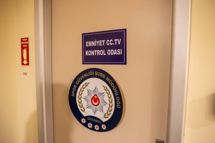 Statlardaki polisin VAR odası görüntülendi! Kamera kayıtları ve koltuk numaraları...