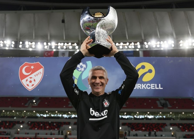 Önder Karaveli ve üç futbolcuda Covid-19 tespit edildi