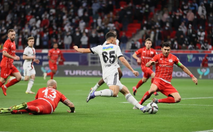 Beşiktaş, Emirhan'ı Galatasaray'ın kalbinden almış!