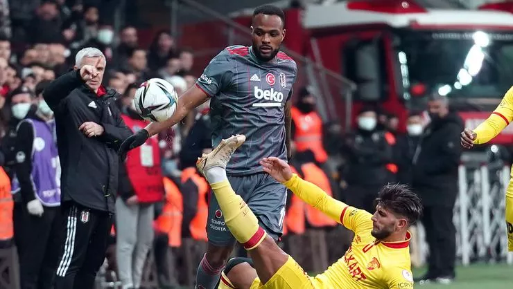 Cyle Larin, iki maç sonra 11'de