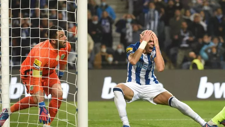 Porto - Sporting Lizbon maçında büyük olay! Kavganın fitilini eski Beşiktaşlı Pepe ateşledi