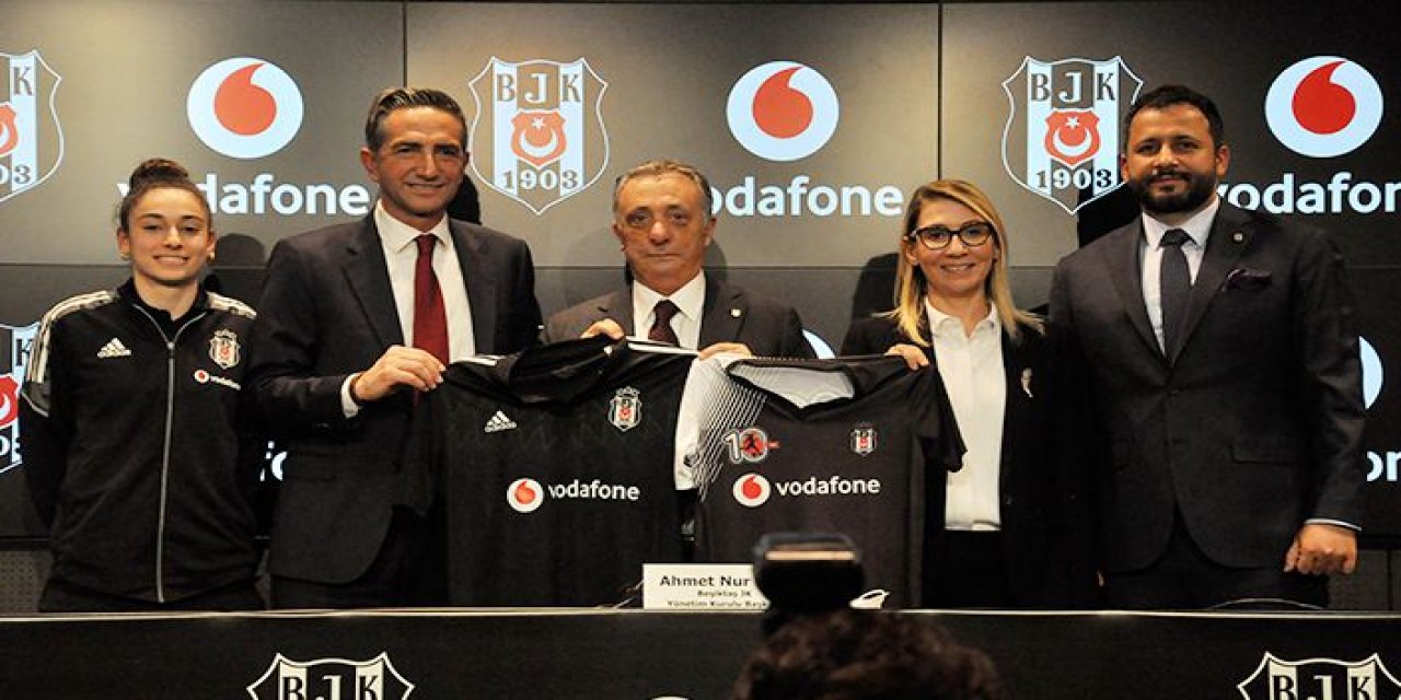 Vodafone, Beşiktaş Kadın Futbol Takımı sponsorluğunu bir yıl daha uzattı!