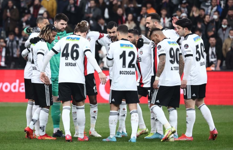 Beşiktaş; Atiba, Güven ve Can dışında sözleşmesi biten oyuncularla vedalaşmaya hazırlanıyor