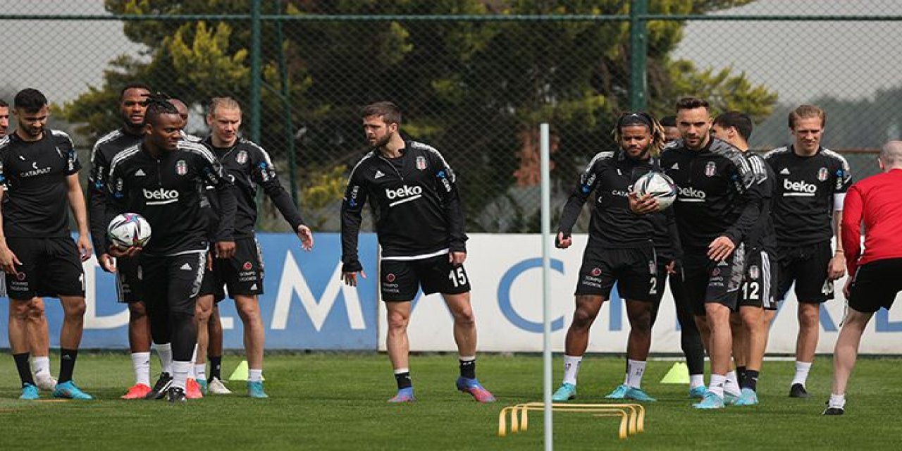 Beşiktaş'ta ilk 11 ne olacak?