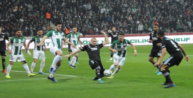 Beşiktaşlı yıldıza şok eleştiri! "Takım için yük olmaya başladı"