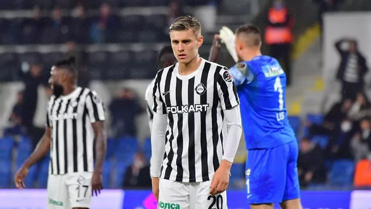 FLAŞ | Beşiktaş, Altay'dan 19 yaşındaki sol bek Kazımcan Karataş'ı renklerine bağladı
