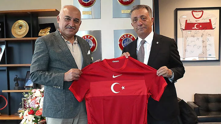 Ahmet Nur Çebi'den TFF Başkanı Büyükekşi'ye ziyaret