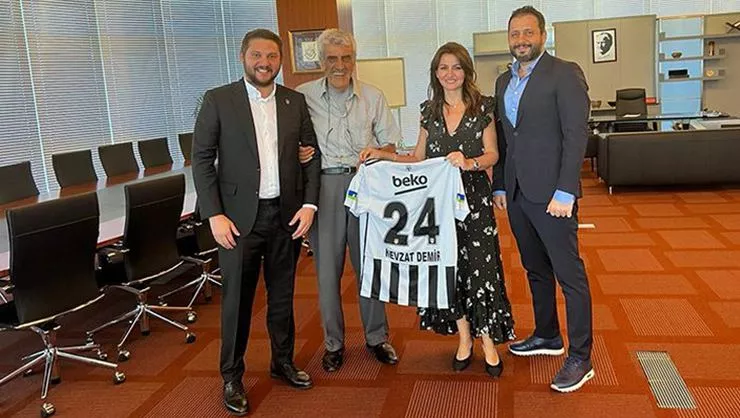Beşiktaşlı yöneticilerden Nevzat Demir'e ziyaret