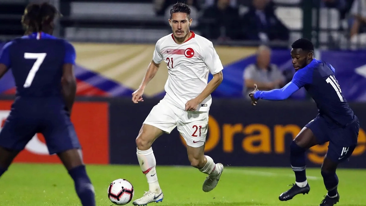 Beşiktaş'tan Mert Çetin atağı