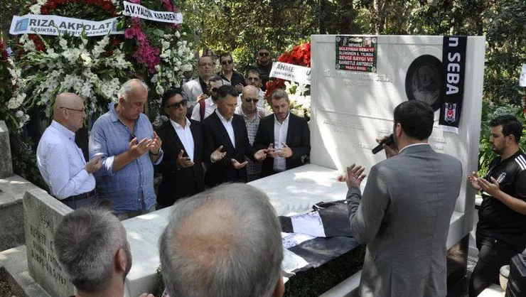 Süleyman Seba, kabri başında anıldı