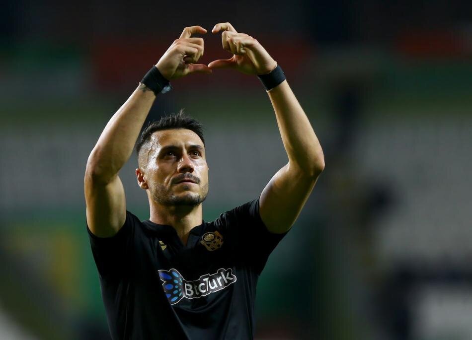Adis Jahovic: "Fenerbahçe ve Beşiktaş beni istedi"