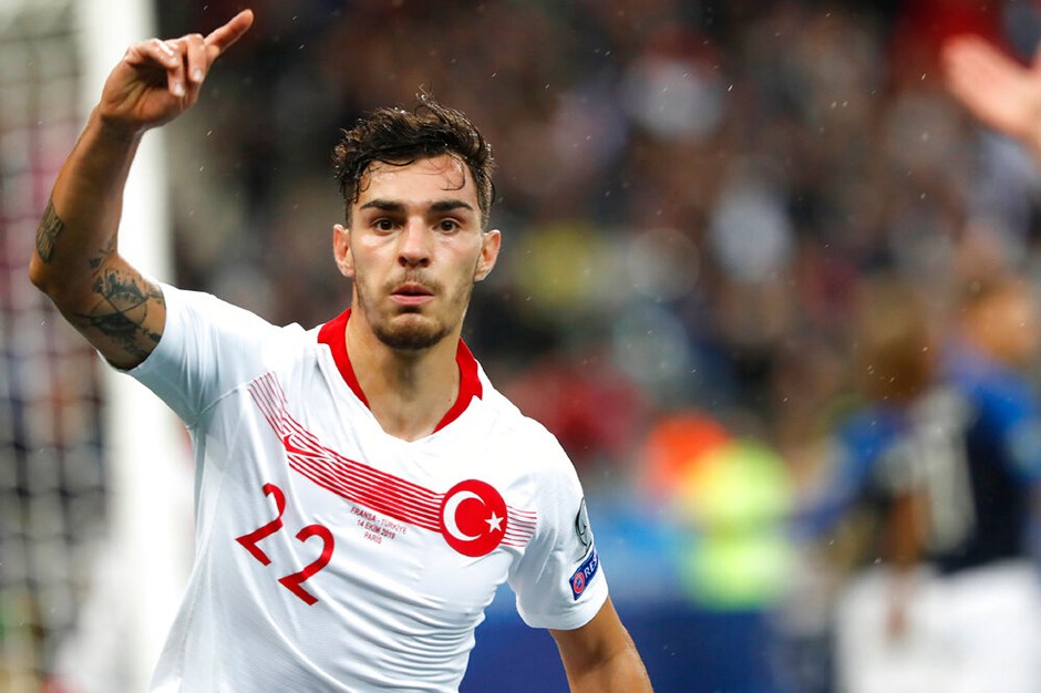Beşiktaş'ın transfer listesindeki Kaan Ayhan için Sassuolo'nun bonservis talebi