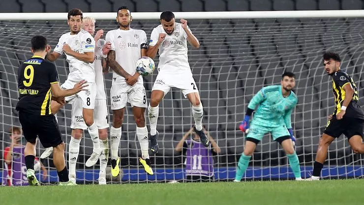 Beşiktaş'ta savunma alarm veriyor
