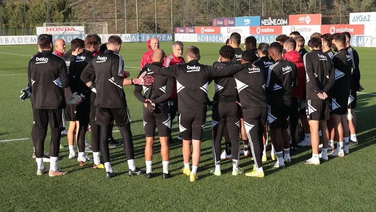 Beşiktaş'ın Ümraniyespor maçı kamp kadrosu belli oldu