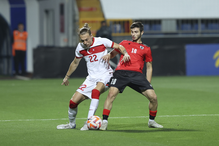 Fenerbahçe'den stoper operasyonu! Eski Beşiktaşlı Serdar Saatçı için devreye girildi.
