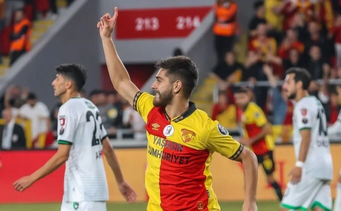 Beşiktaş'ta kiralık oyuncular yüzleri güldürdü