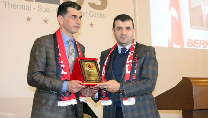 Fikret Orman ve Erdal Torunoğulları'na Gölcük'ten ödül