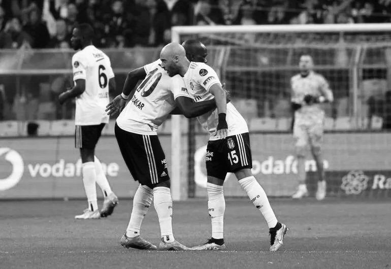 Beşiktaş - Bitexen Giresunspor maçı sonrası çarpıcı yorum ve şampiyonluk hesabı! "Mutsuzlara fısıldayan adam, bu ligin üzerinde..."