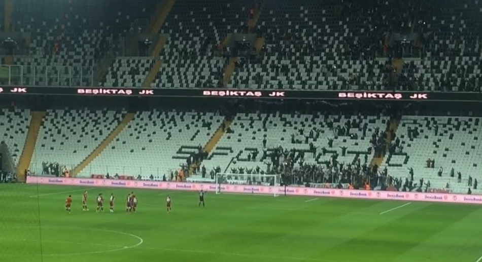 Maç sonrası üçlü Utku'dan (VİDEO)