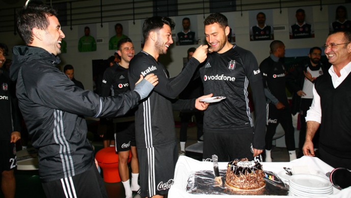 Tosic'e doğum günü kutlaması