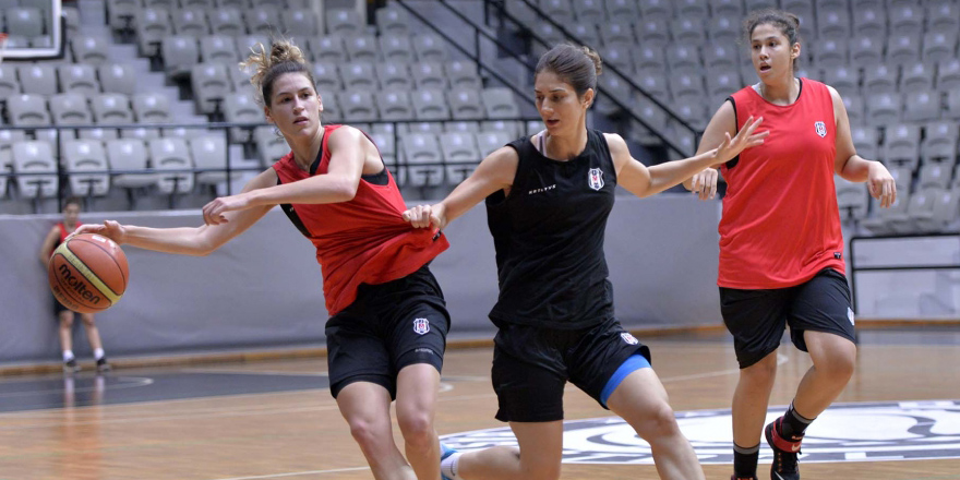 Kadınlarda yeni sezon hazırlıkları sürüyor