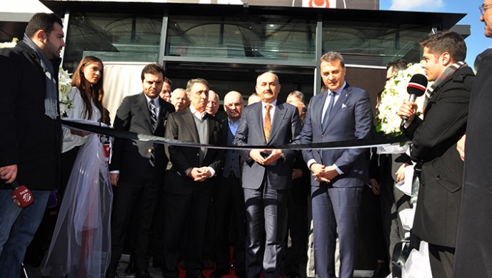 Vodafone Arena'daki çalışma ofisleri törenle açıldı