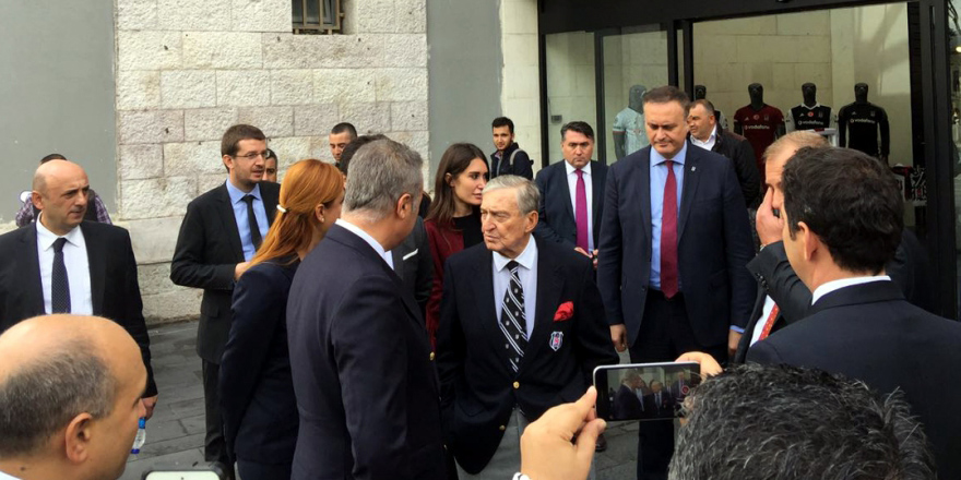 Rahmi Koç da Mario Gomez'i merak ediyor!