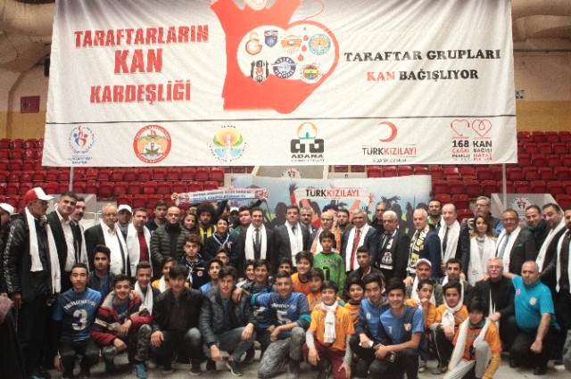 Adanalı taraftarlar "kan kardeş" oldu
