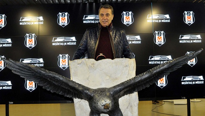 Fikret Orman Beşiktaş Müzesi'ni Divan Kurulu üyelerine tanıttı